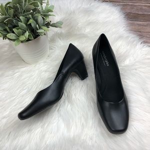 Comfort Plus By Predictions Black Pumps Size 10